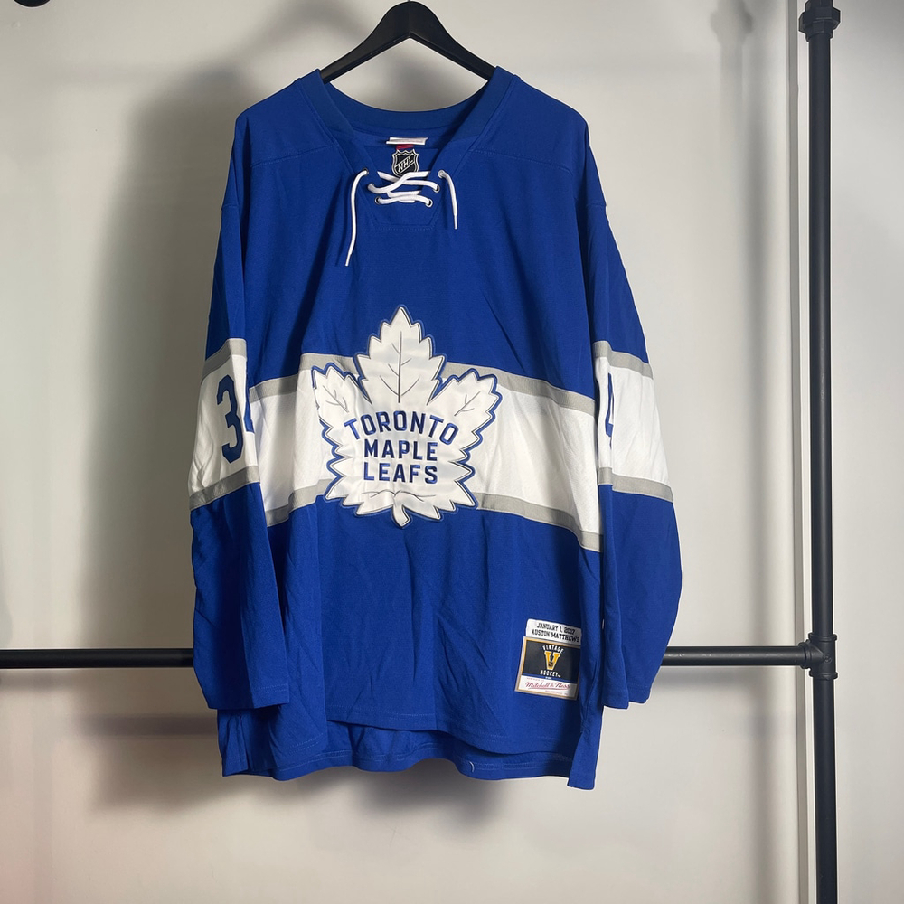 Men's NHL Mitchell Ness Toronto Maple Leafs Matthews Jersey various sizes